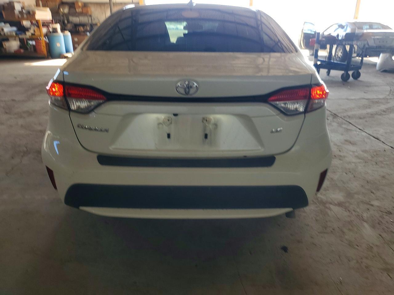 2020 Toyota Corolla Le - Image 6