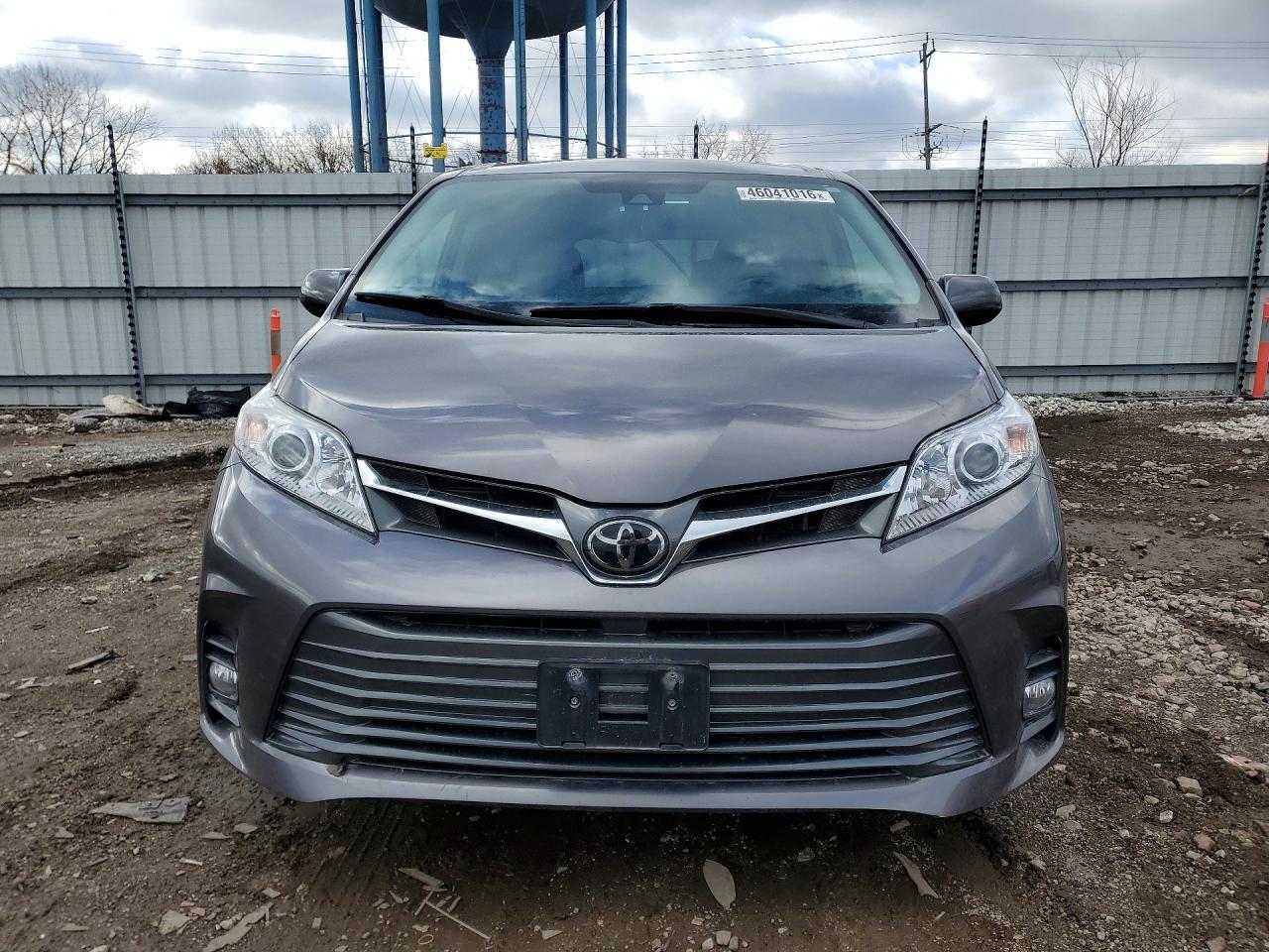 2020 Toyota Sienna Xle Premium 7-Passenger - Фото 5