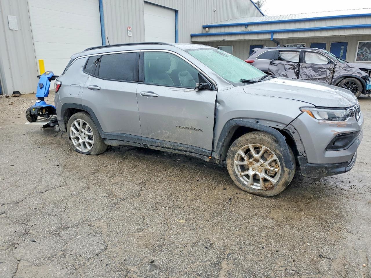 2024 Jeep Compass Latitude Lux - Фото 4