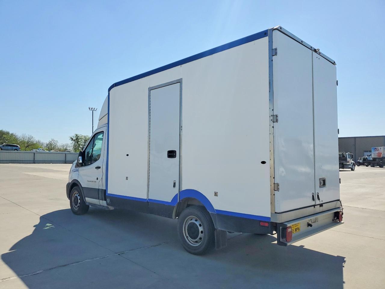 2022 Ford Transit Delivery Truck - Фото 3