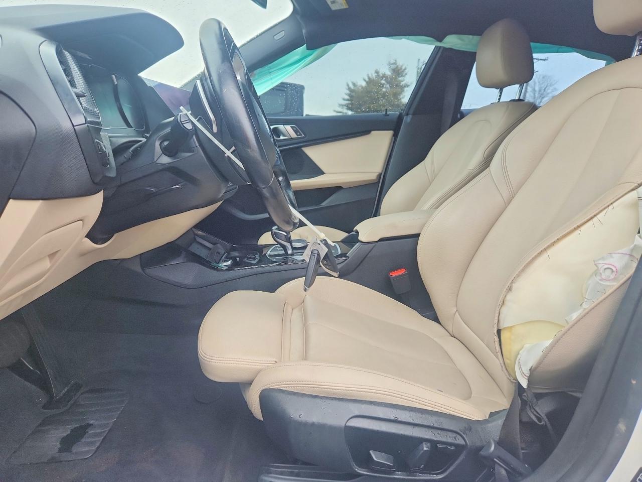2020 BMW 228Xi - Фото 7