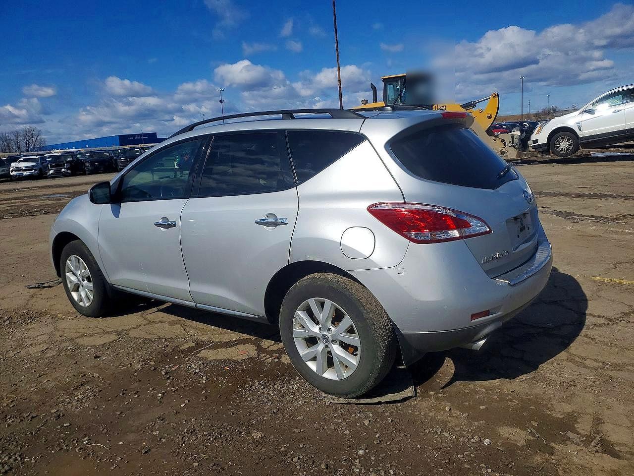 2011 Nissan Murano S - Фото 2