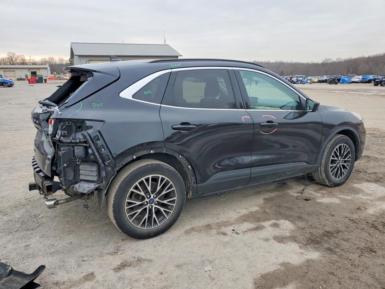 2022 Ford Escape Titanium - Фото 3