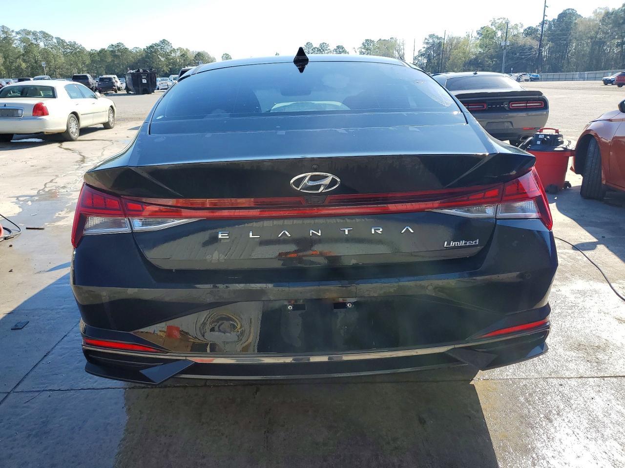 2023 Hyundai Elantra Limited - Фото 6