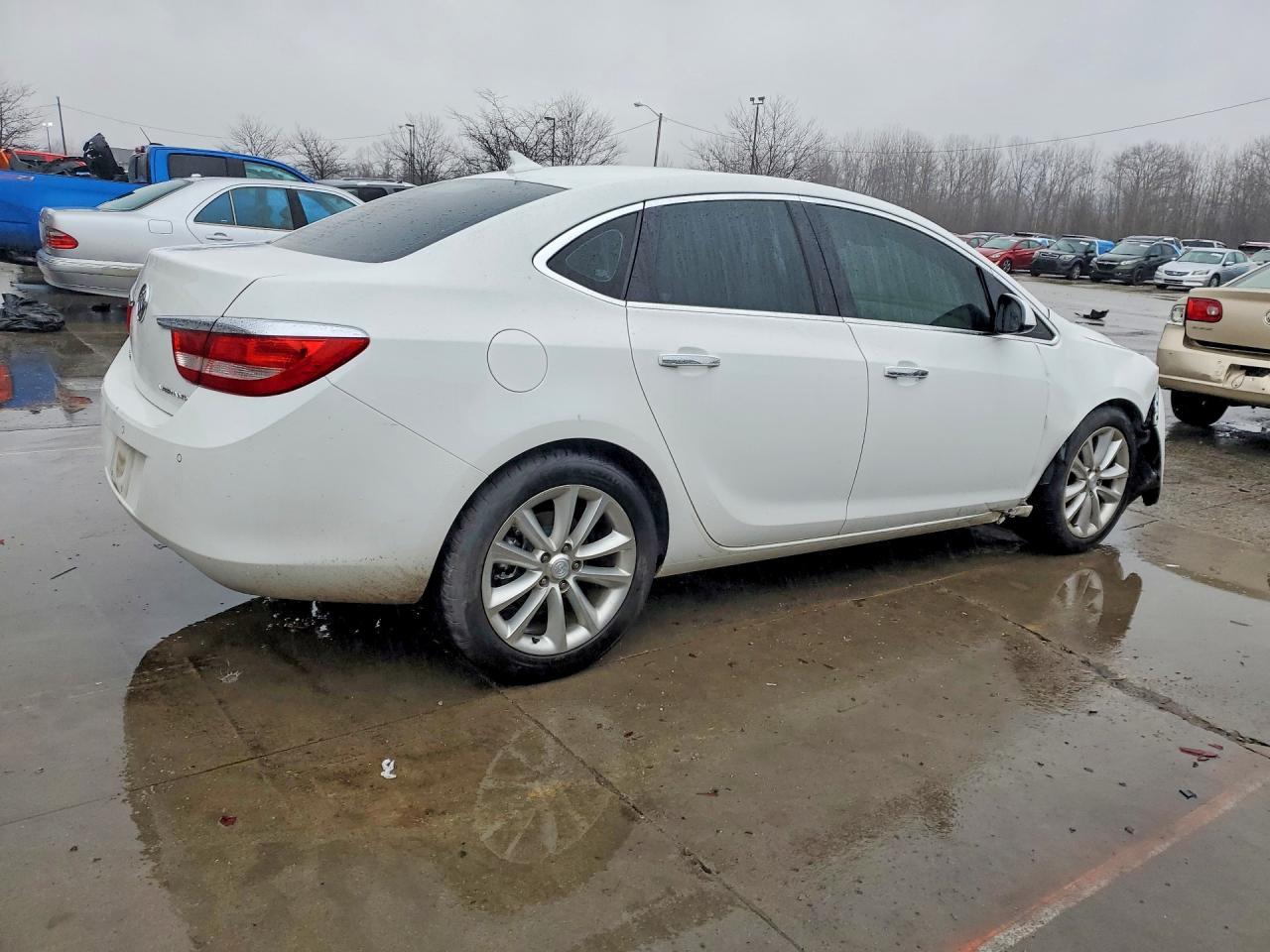 2014 Buick Verano - Image 3