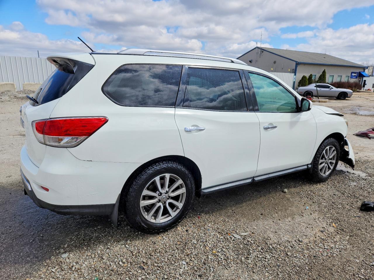 2016 Nissan Pathfinder S - Фото 3