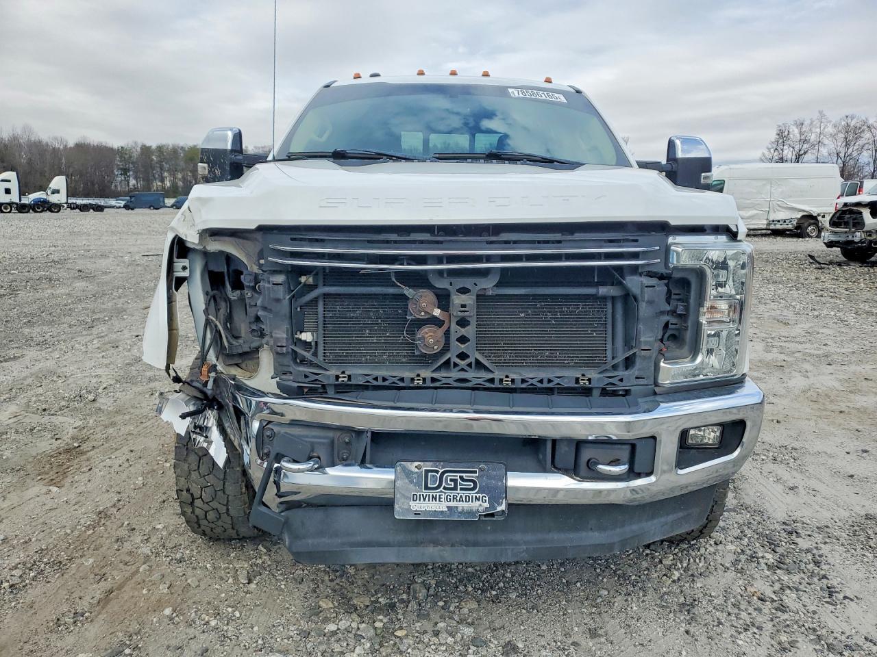 2017 Ford F350 Super Duty - Image 5