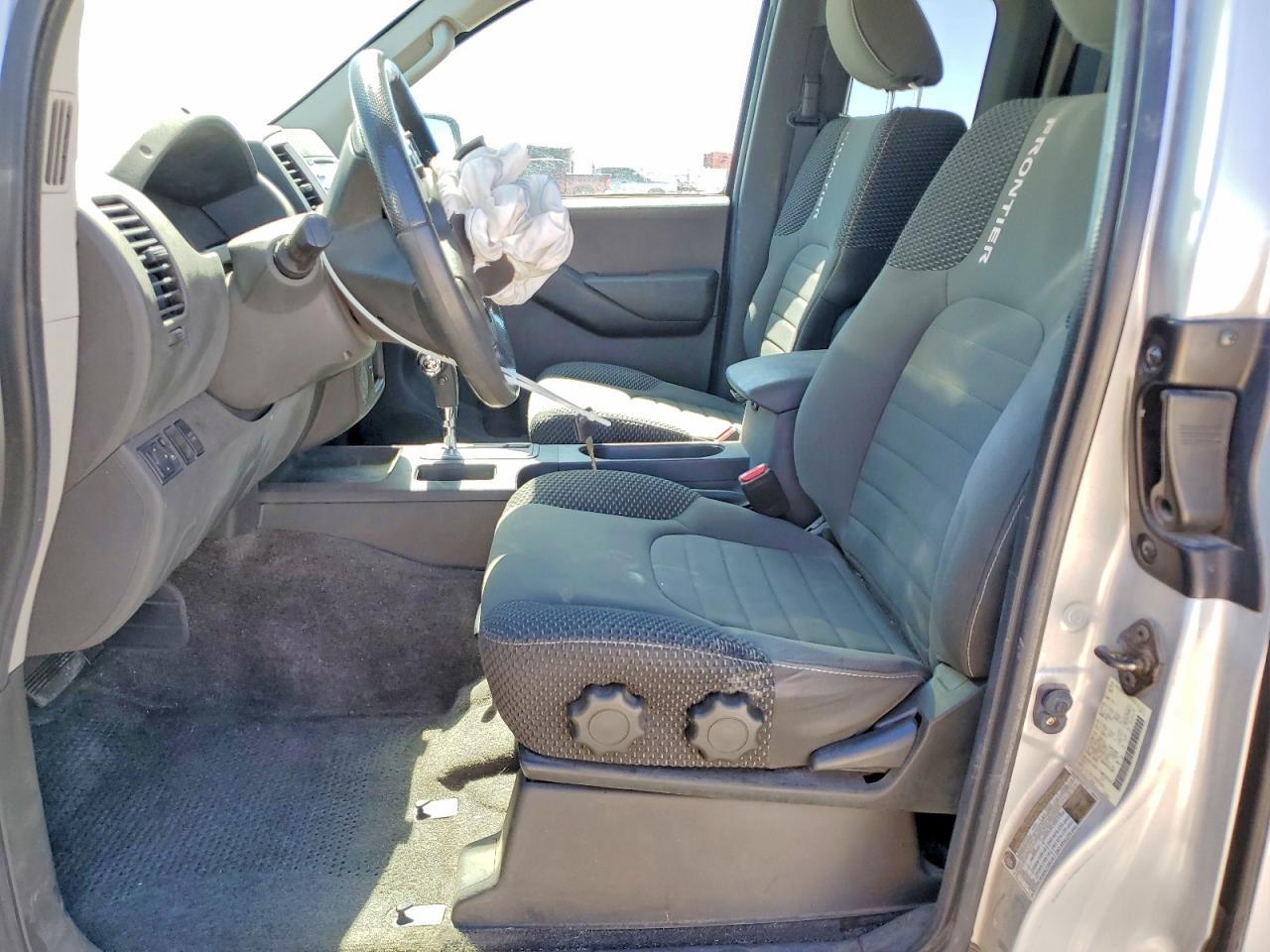 2014 Nissan Frontier Sv V6 - Image 7