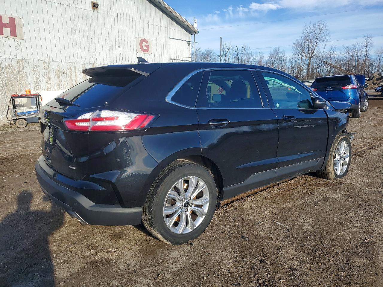 2023 Ford Edge Titanium - Фото 3