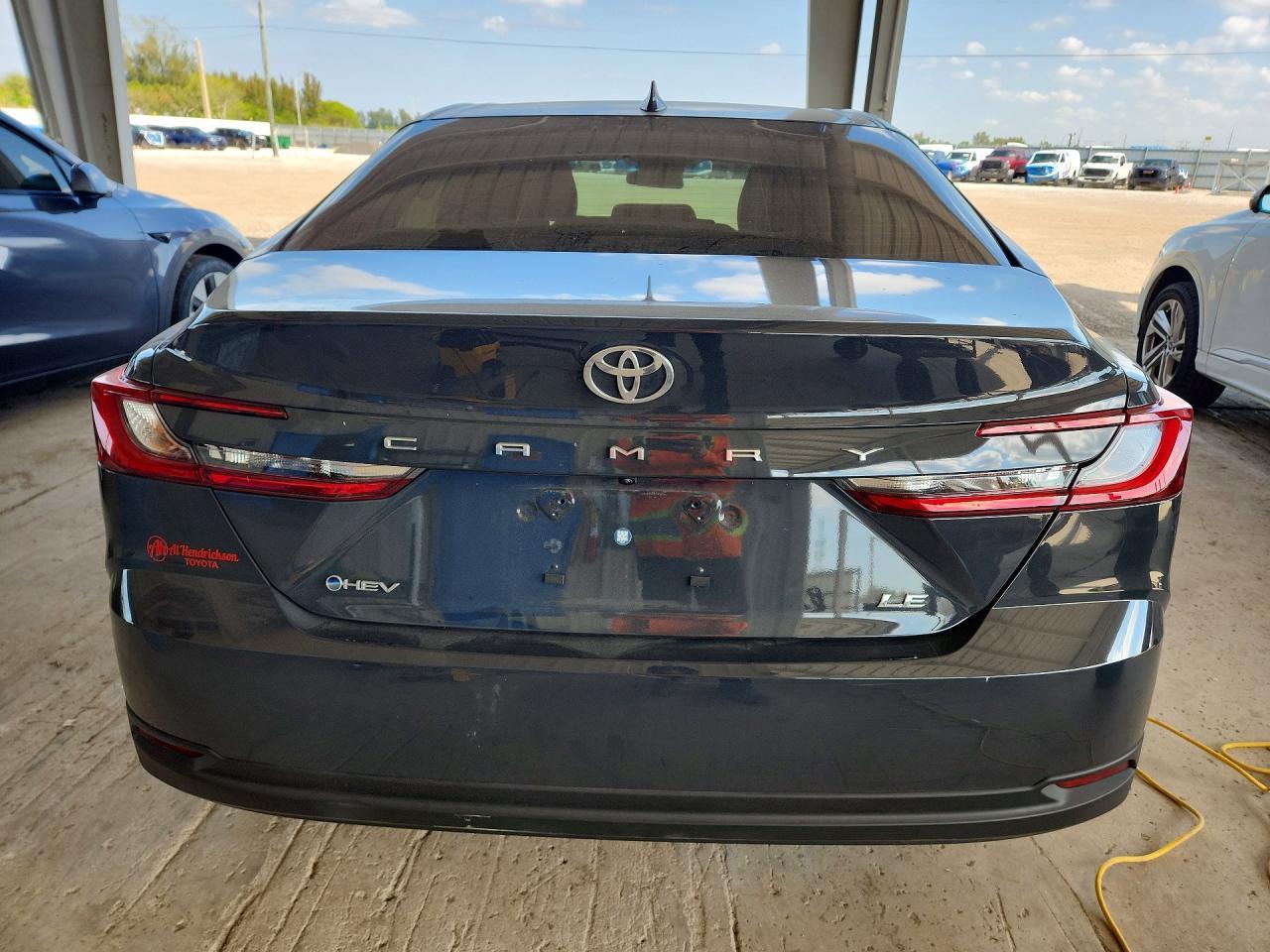 2025 Toyota Camry Le - Фото 6
