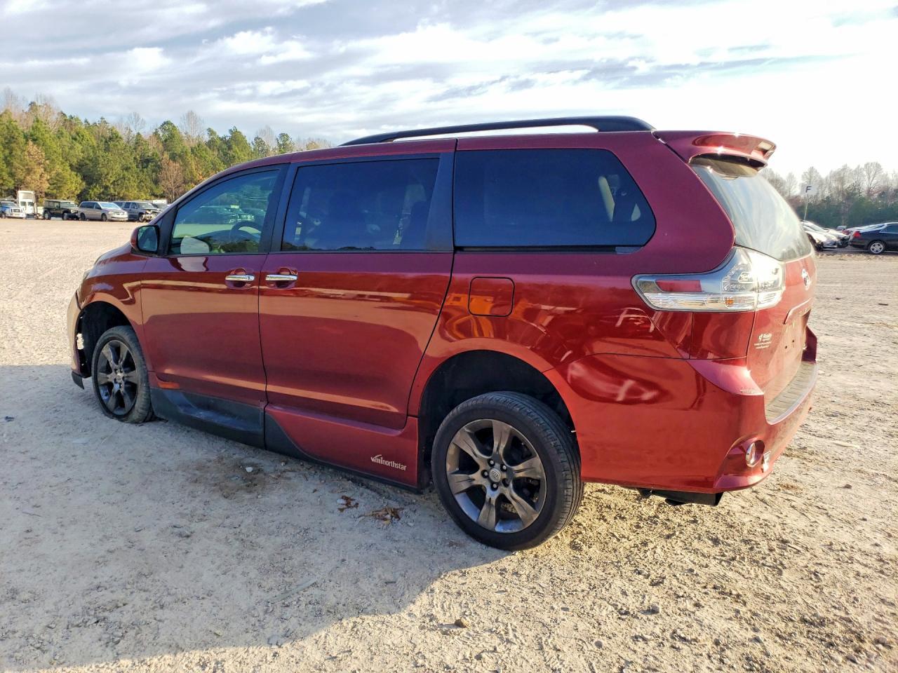 2013 Toyota Sienna Se 8-Passenger - Фото 2
