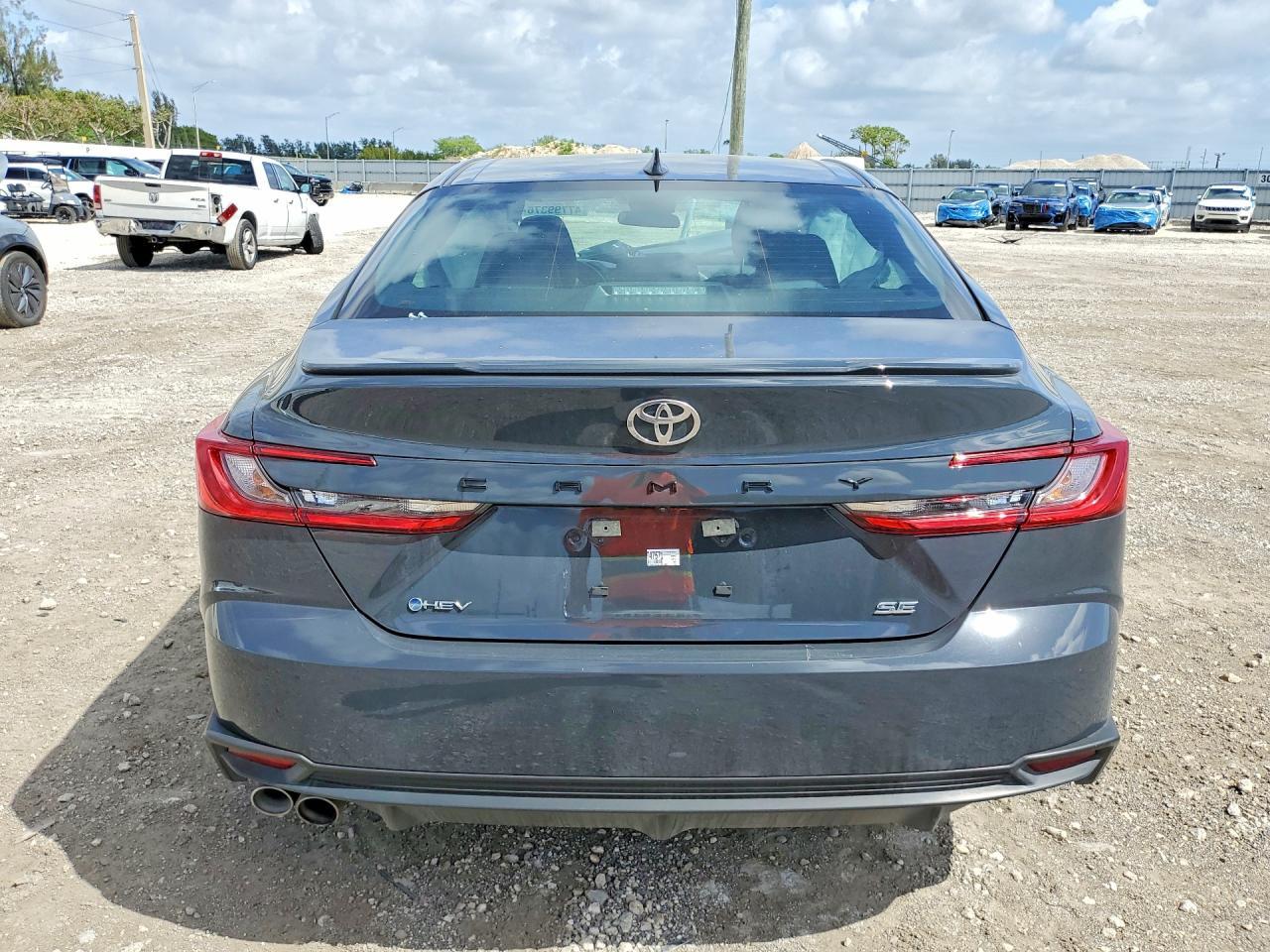 2025 Toyota Camry Se - Image 6