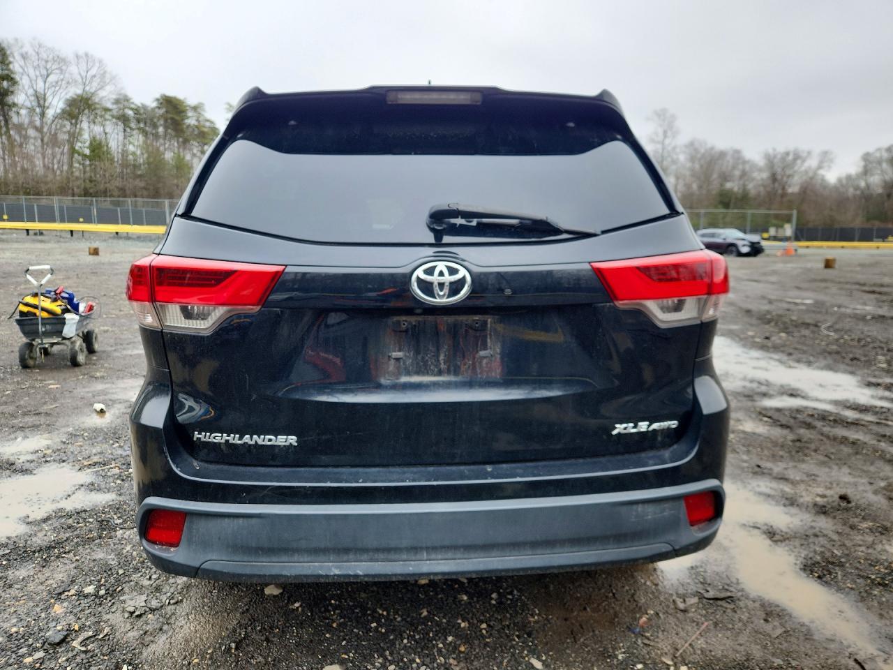 2017 Toyota Highlander Xle - Image 6