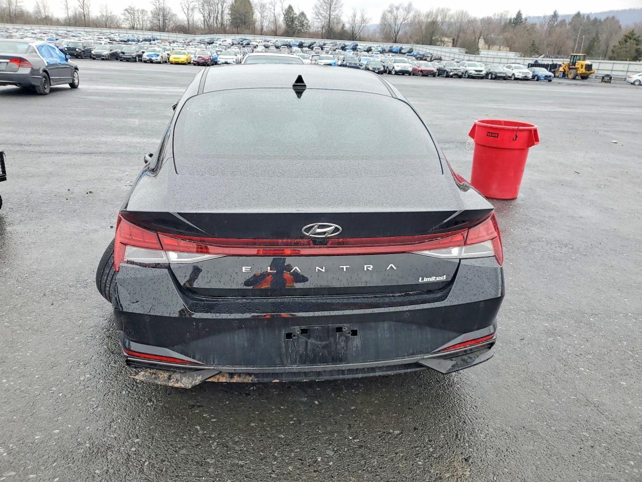 2022 Hyundai Elantra Limited - Image 6