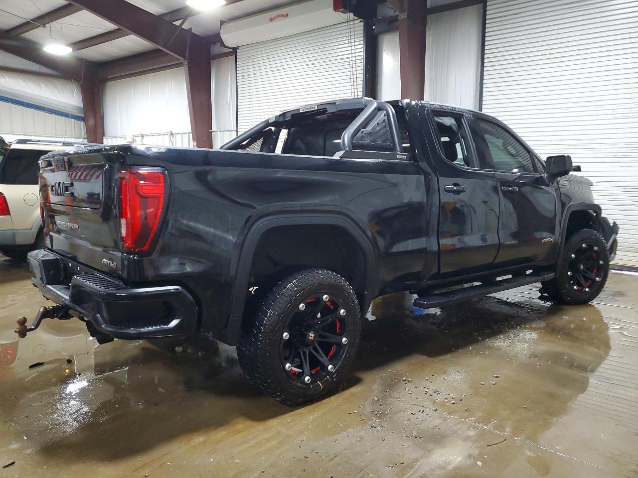 2019 GMC Sierra K1500 At4 - Фото 3