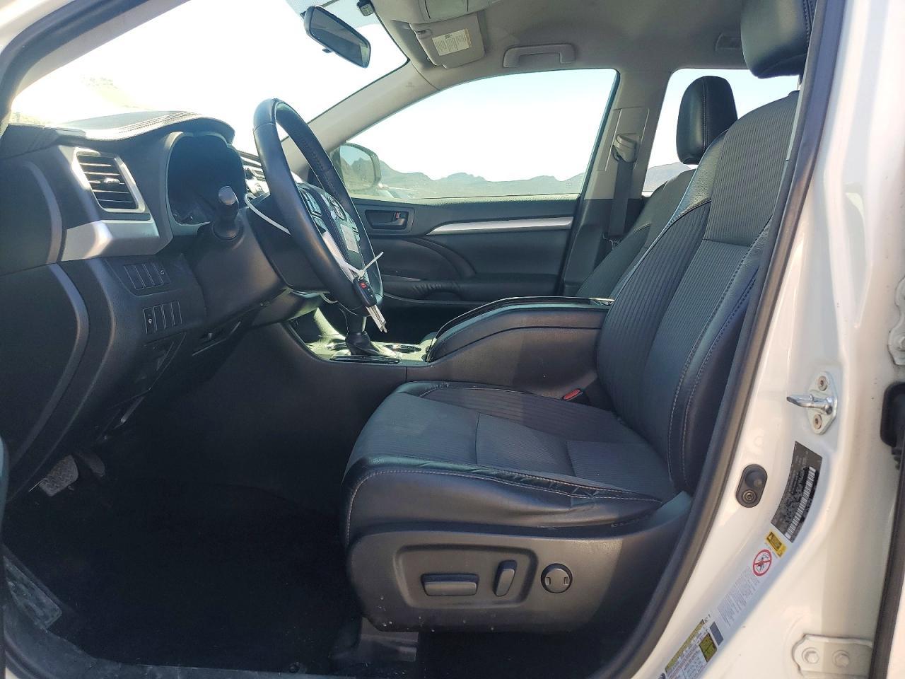 2016 Toyota Highlander Le Plus - Фото 7