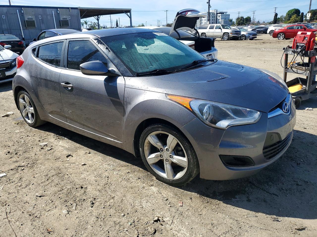 2013 Hyundai Veloster Base - Image 4