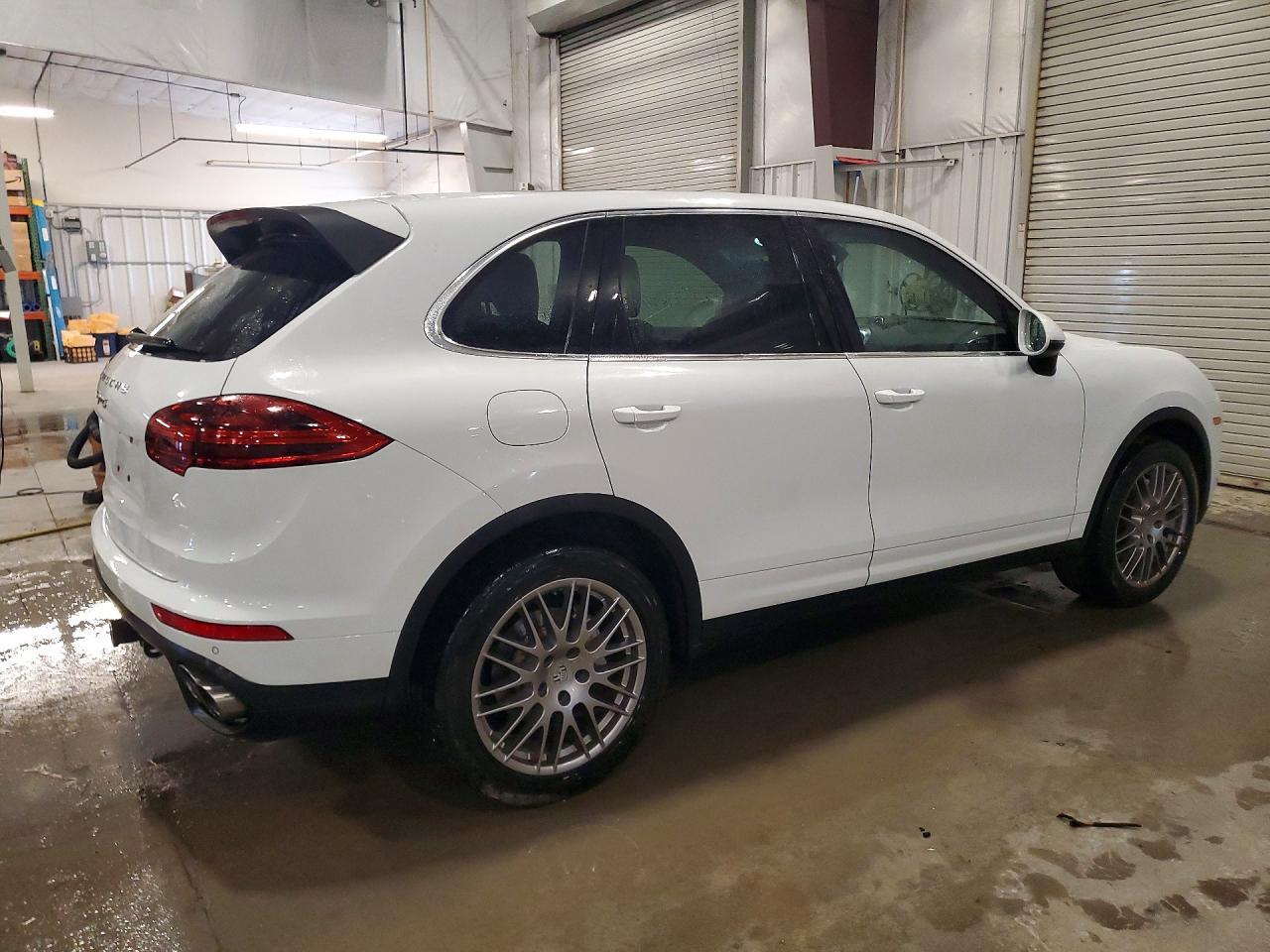 2015 Porsche Cayenne S - Фото 3