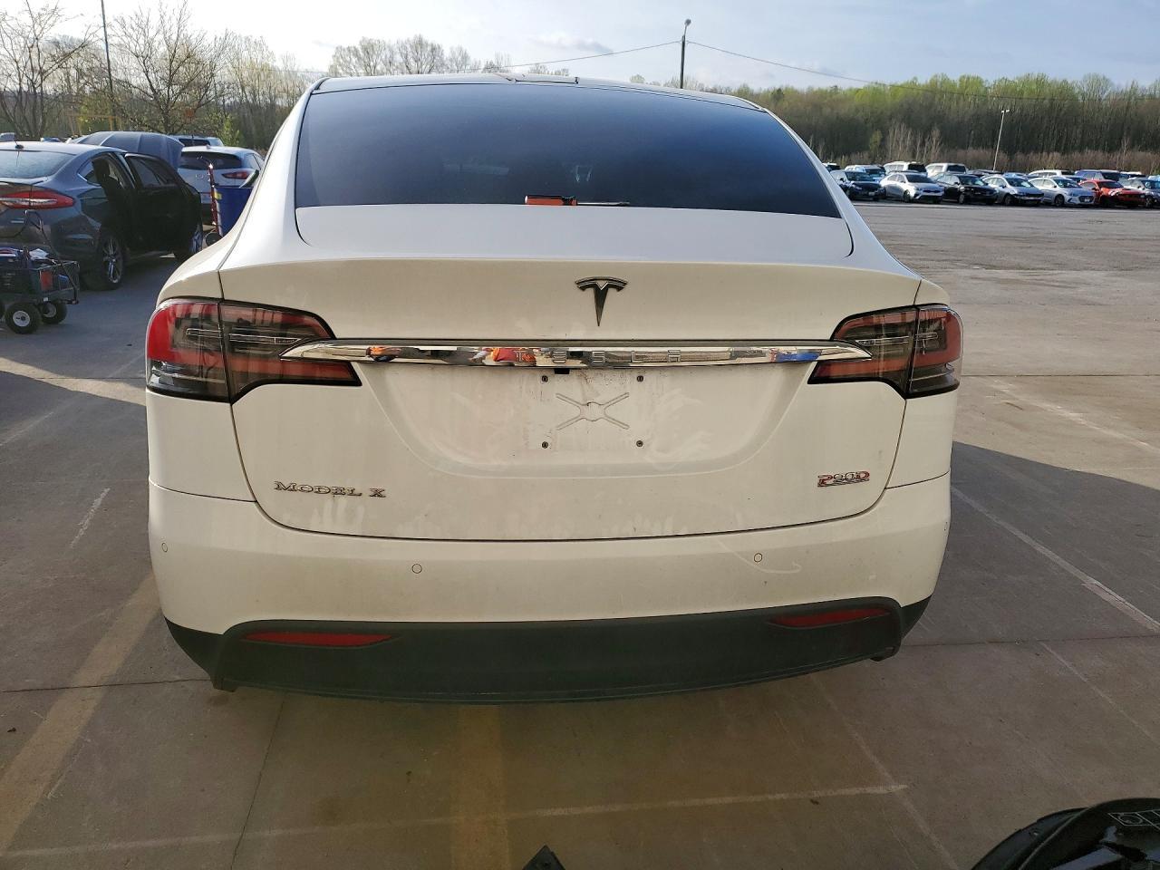2016 Tesla Model X - Фото 6