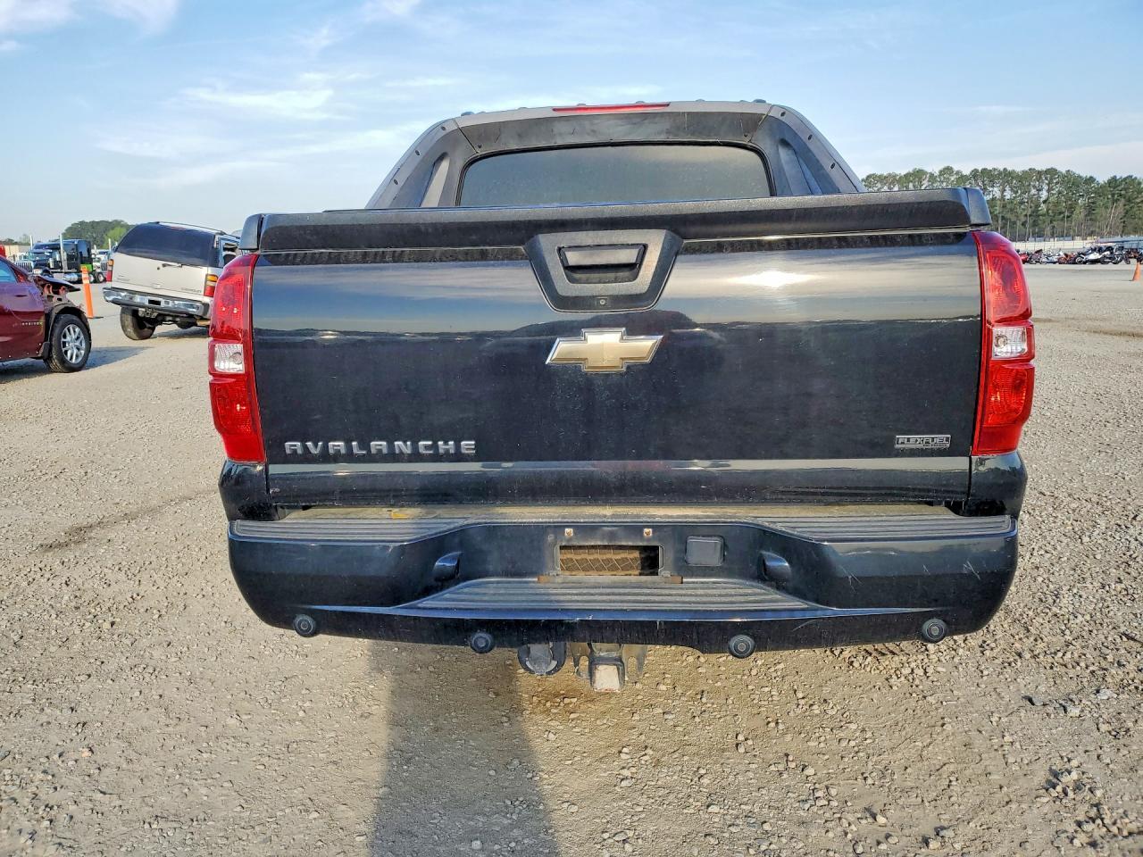 2008 Chevrolet Avalanche K1500 - Image 6