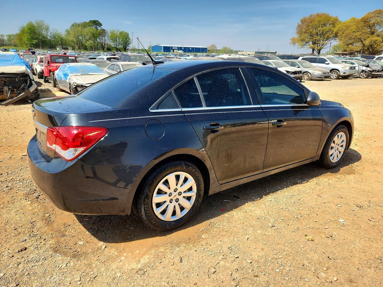 2011 Chevrolet Cruze Ls - Фото 3