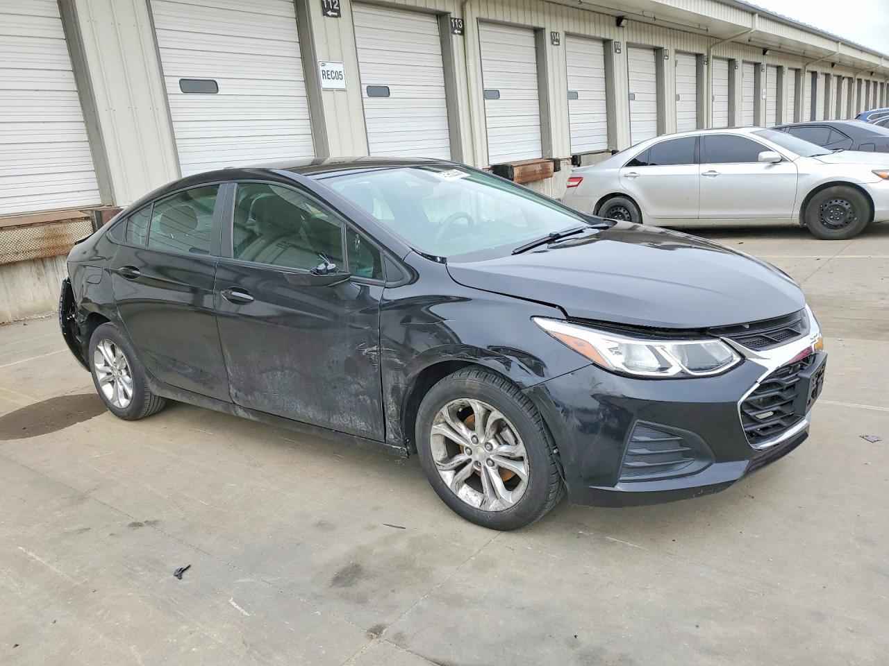 2019 Chevrolet Cruze Ls - Image 4