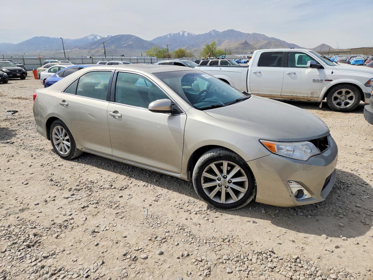 2014 Toyota Camry Xle - Image 4