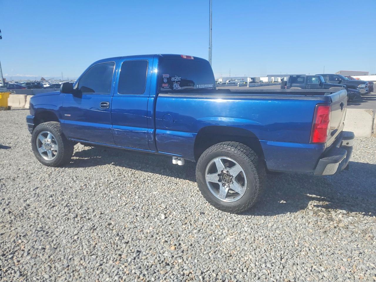 2003 Chevrolet Silverado K2500 Heavy Duty - Фото 2