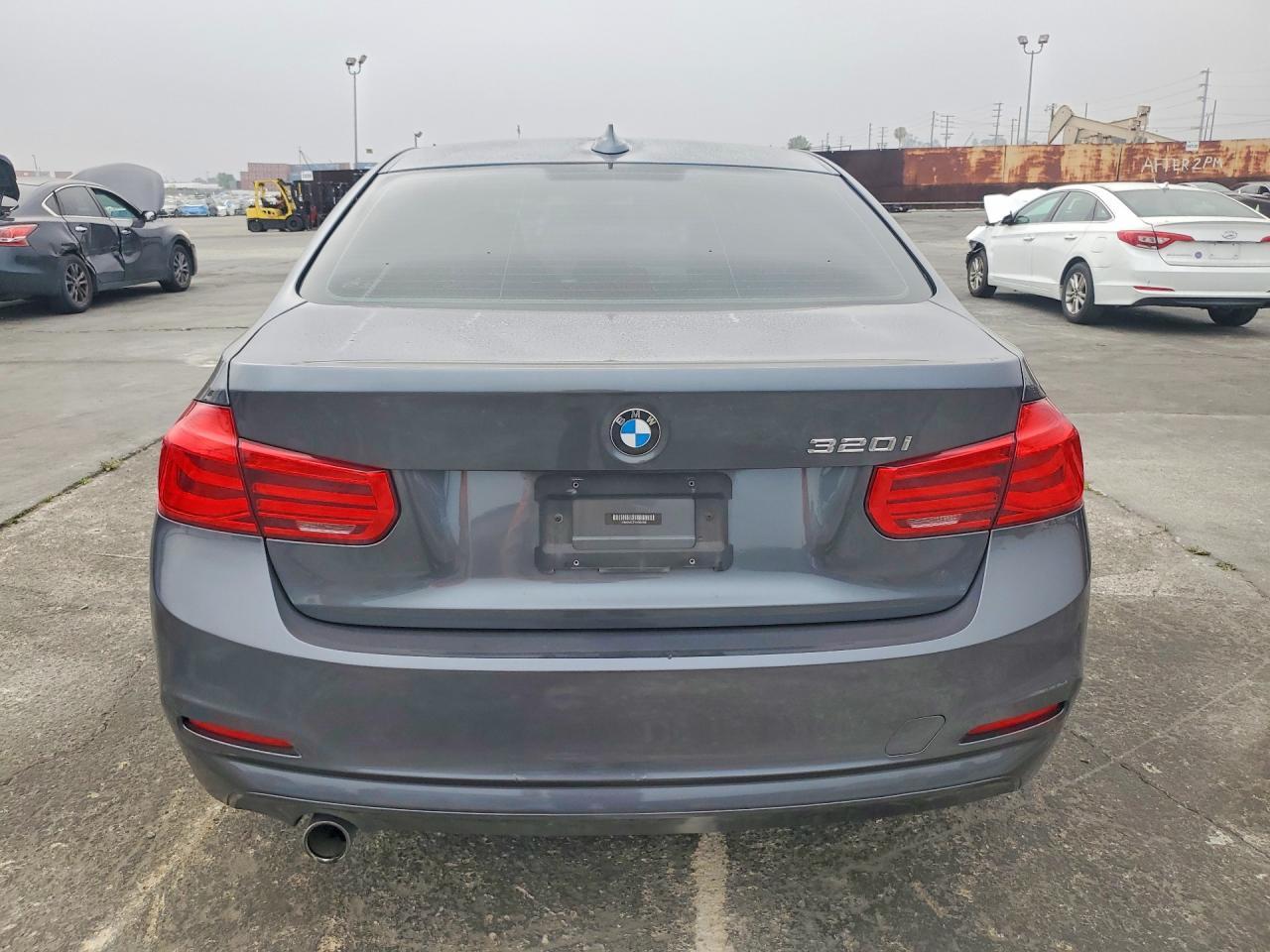 2017 BMW 320 - Image 6
