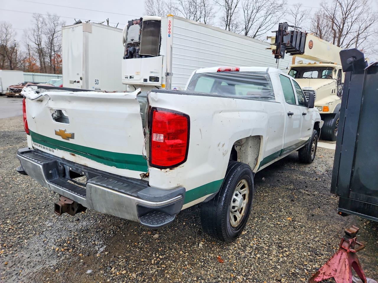 2015 Chevrolet Silverado C3500 - Image 3