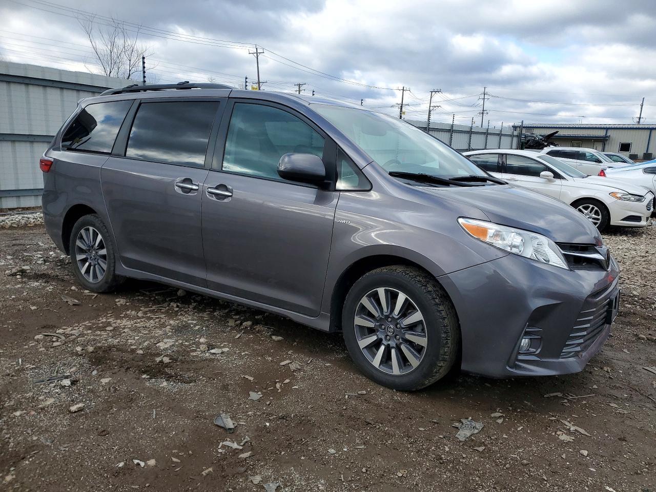 2020 Toyota Sienna Xle Premium 7-Passenger - Фото 4