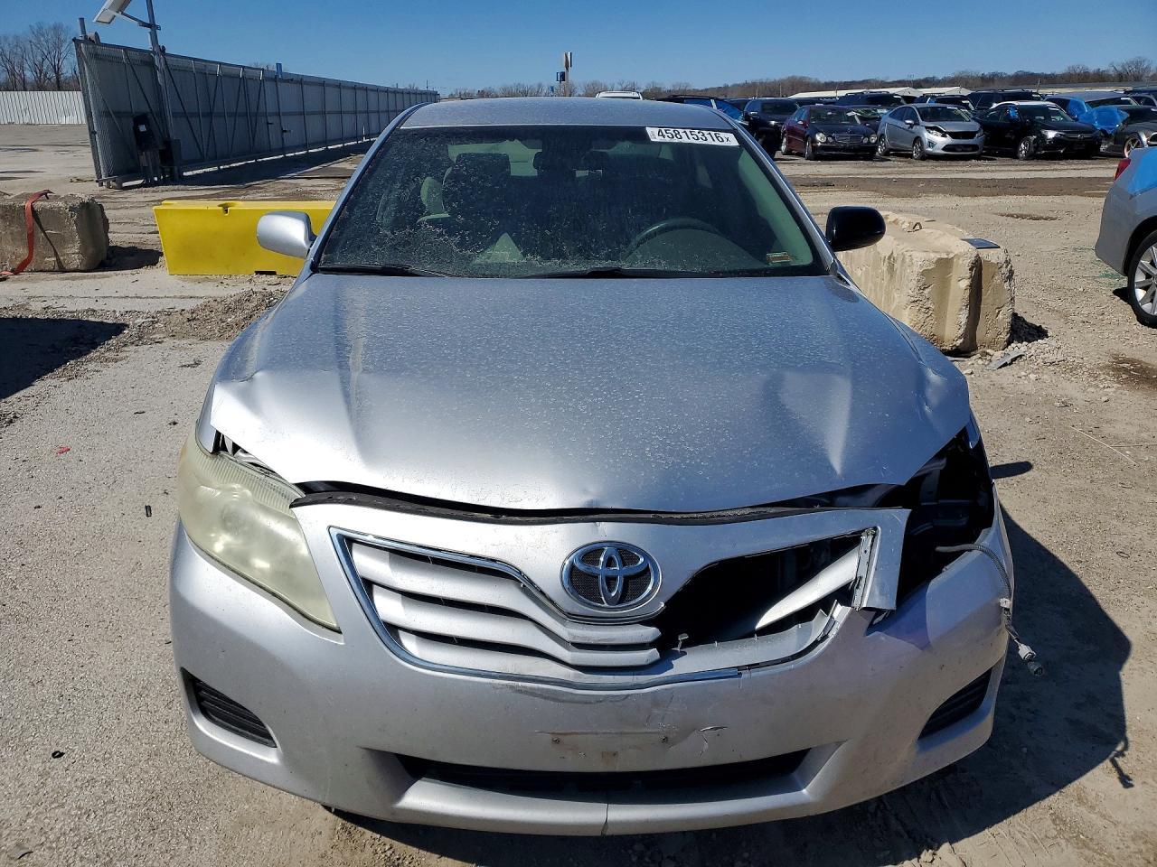 2010 Toyota Camry Le - Фото 5