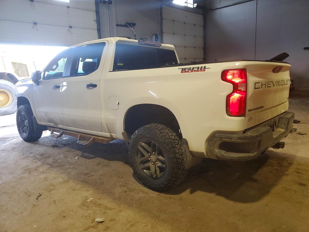 2020 Chevrolet Silverado K1500 Lt Trail Boss - Фото 2