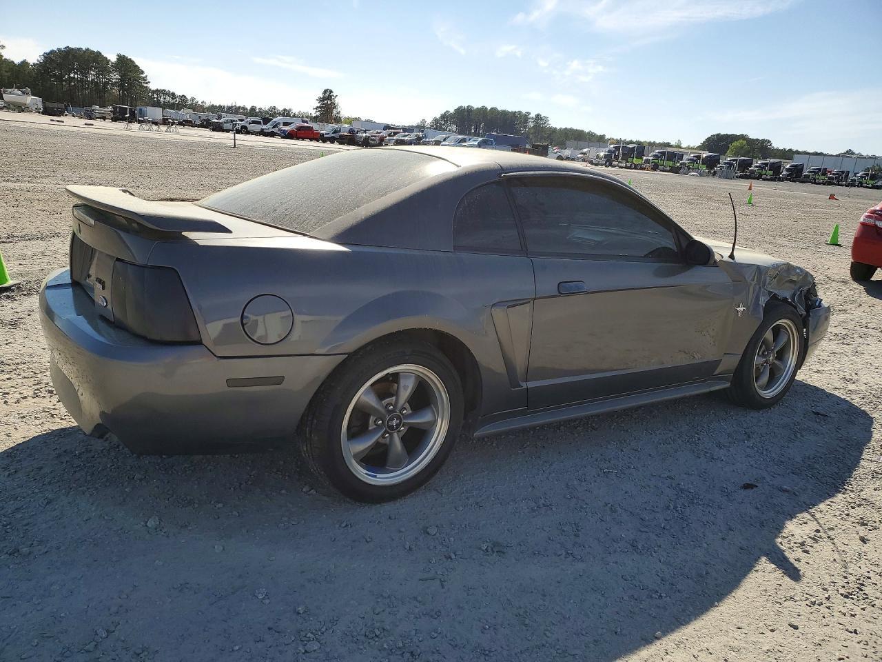 2003 Ford Mustang - Image 3
