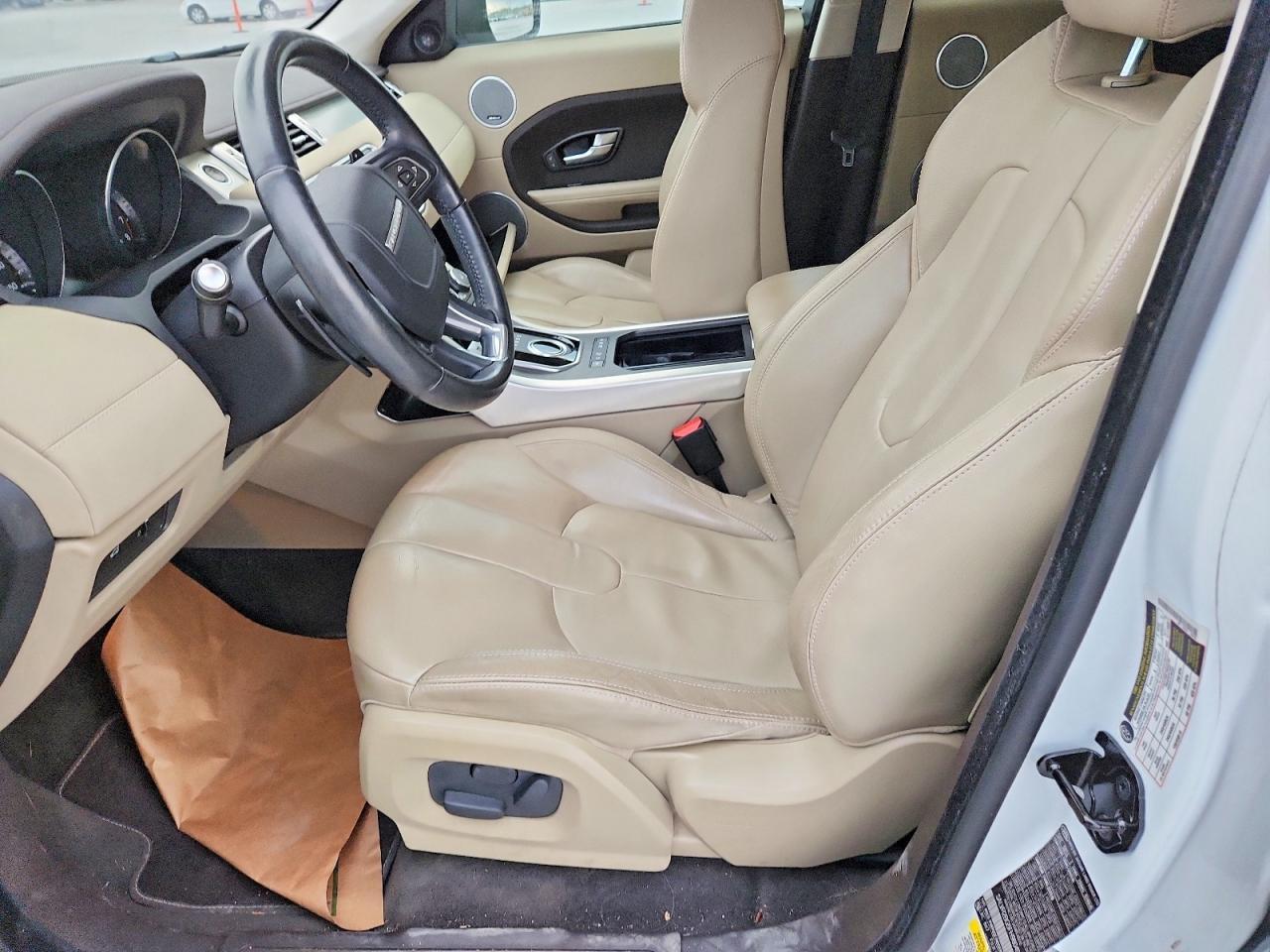 2015 Land Rover Range Rover Evoque Pure Premium - Image 7