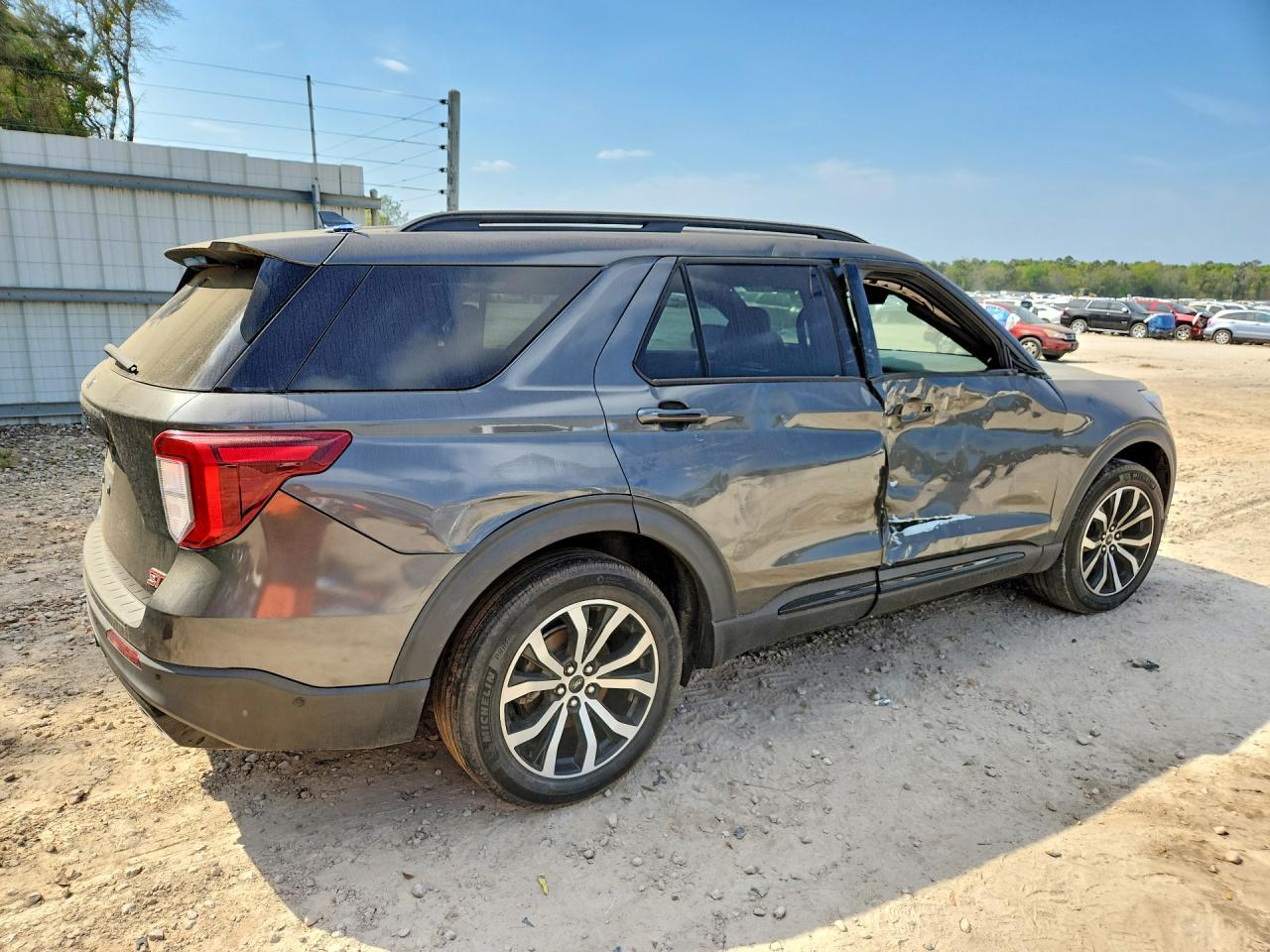 2020 Ford Explorer St - Image 3