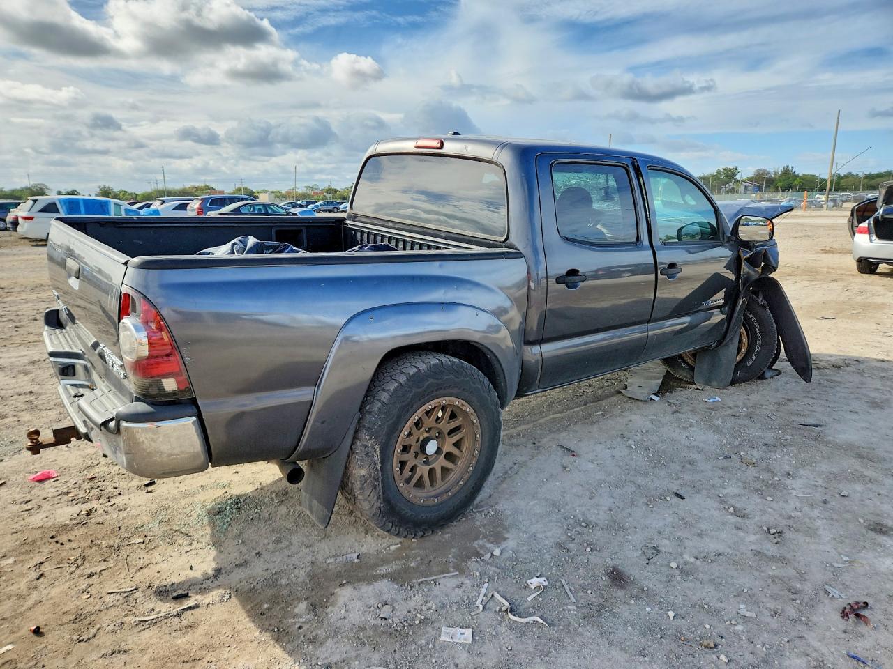 2011 Toyota Tacoma Prerunner V6 - Image 3