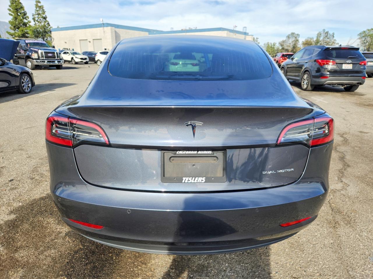 2020 Tesla Model 3 - Фото 6