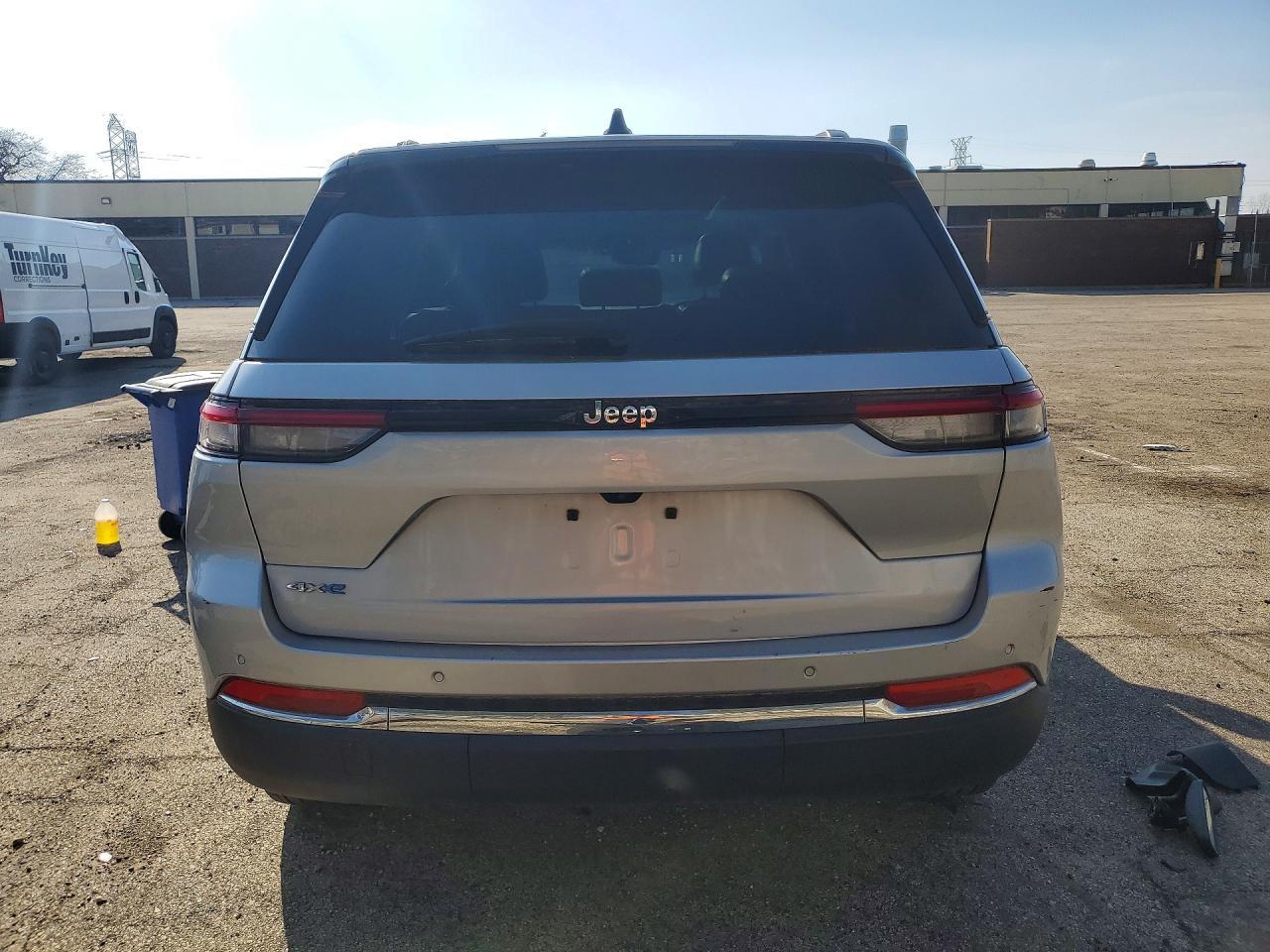 2023 Jeep Grand Cherokee - Image 6