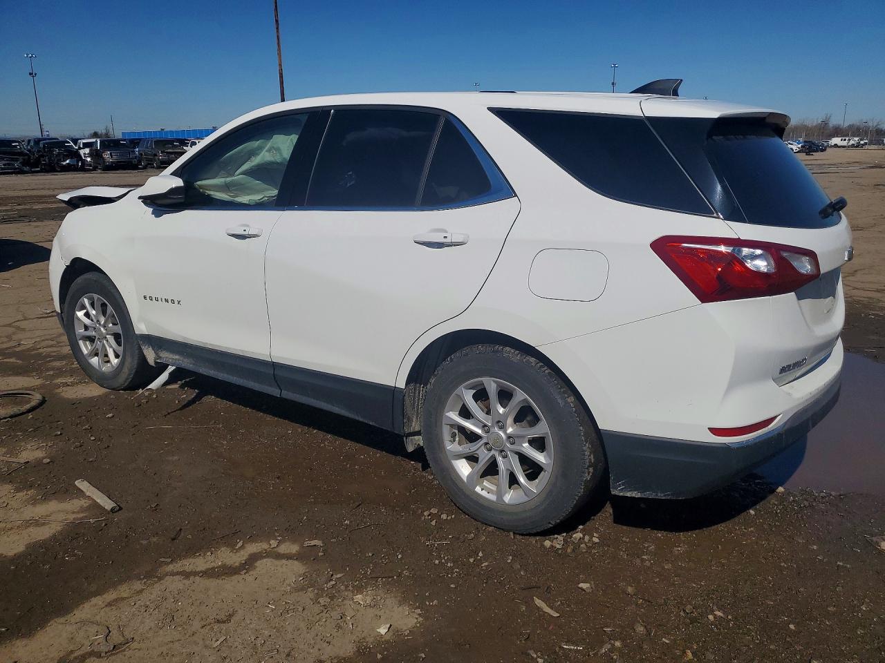 2019 Chevrolet Equinox Lt - Image 2