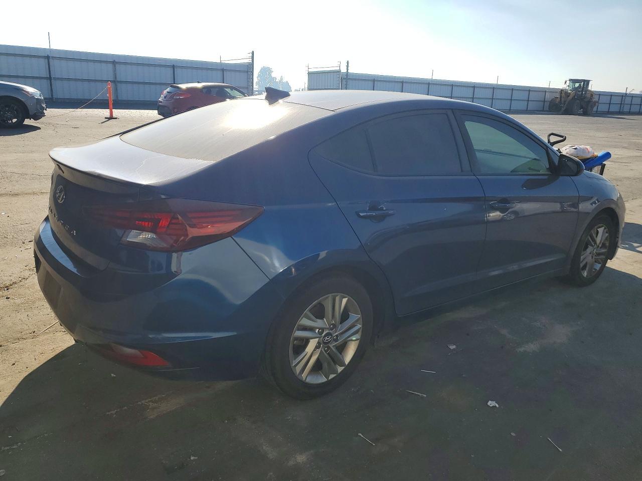 2019 Hyundai Elantra Sel - Фото 3