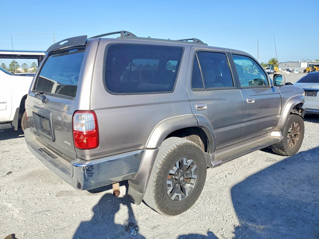 2001 Toyota 4Runner Sr5 - Фото 3