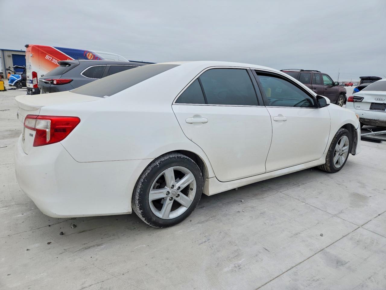 2014 Toyota Camry Se - Фото 3