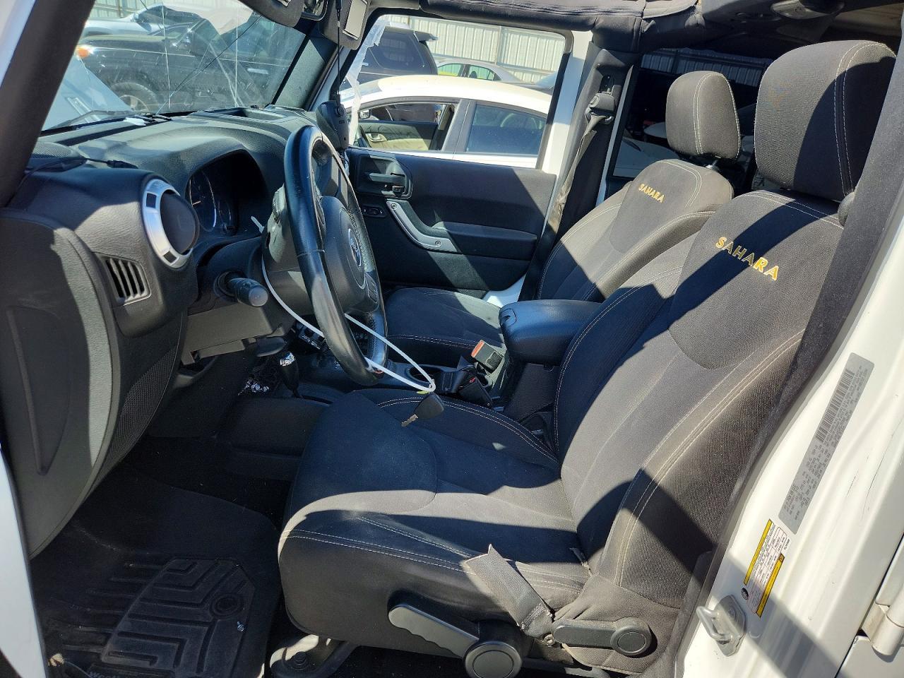 2015 Jeep Wrangler Unlimited Sahara - Фото 7