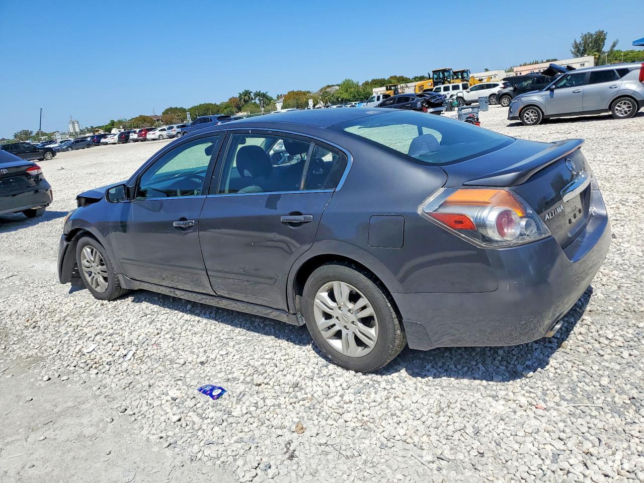 2012 Nissan Altima 2.5 - Фото 2