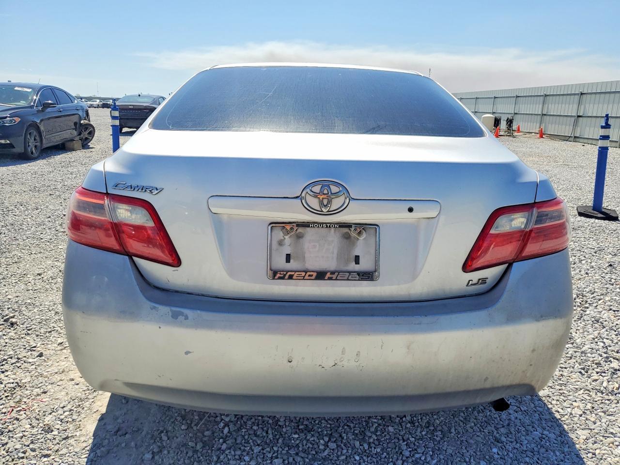 2009 Toyota Camry Le - Image 6
