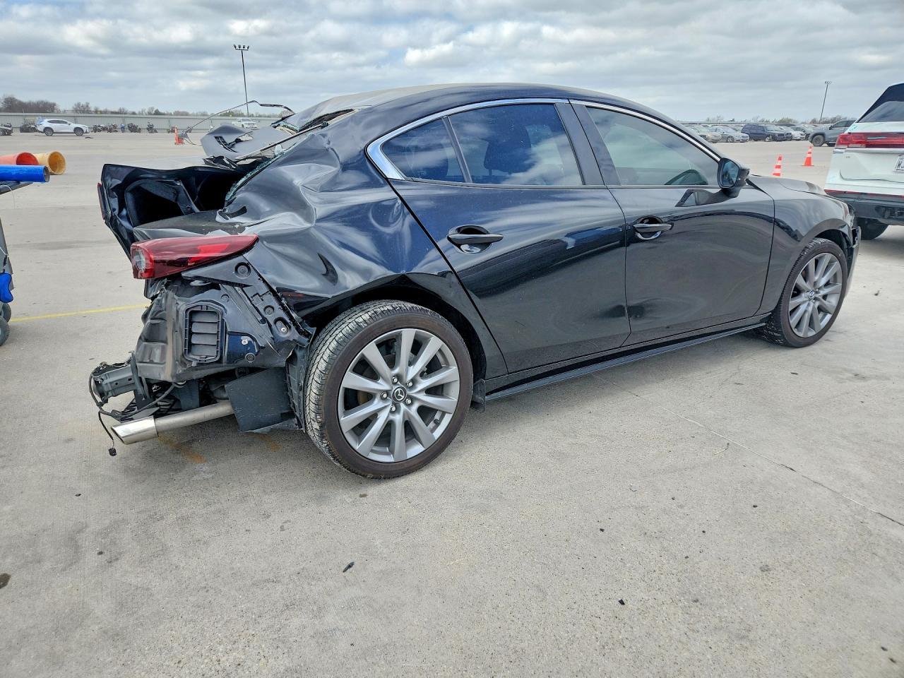 2025 Mazda 3 Preferred - Фото 3