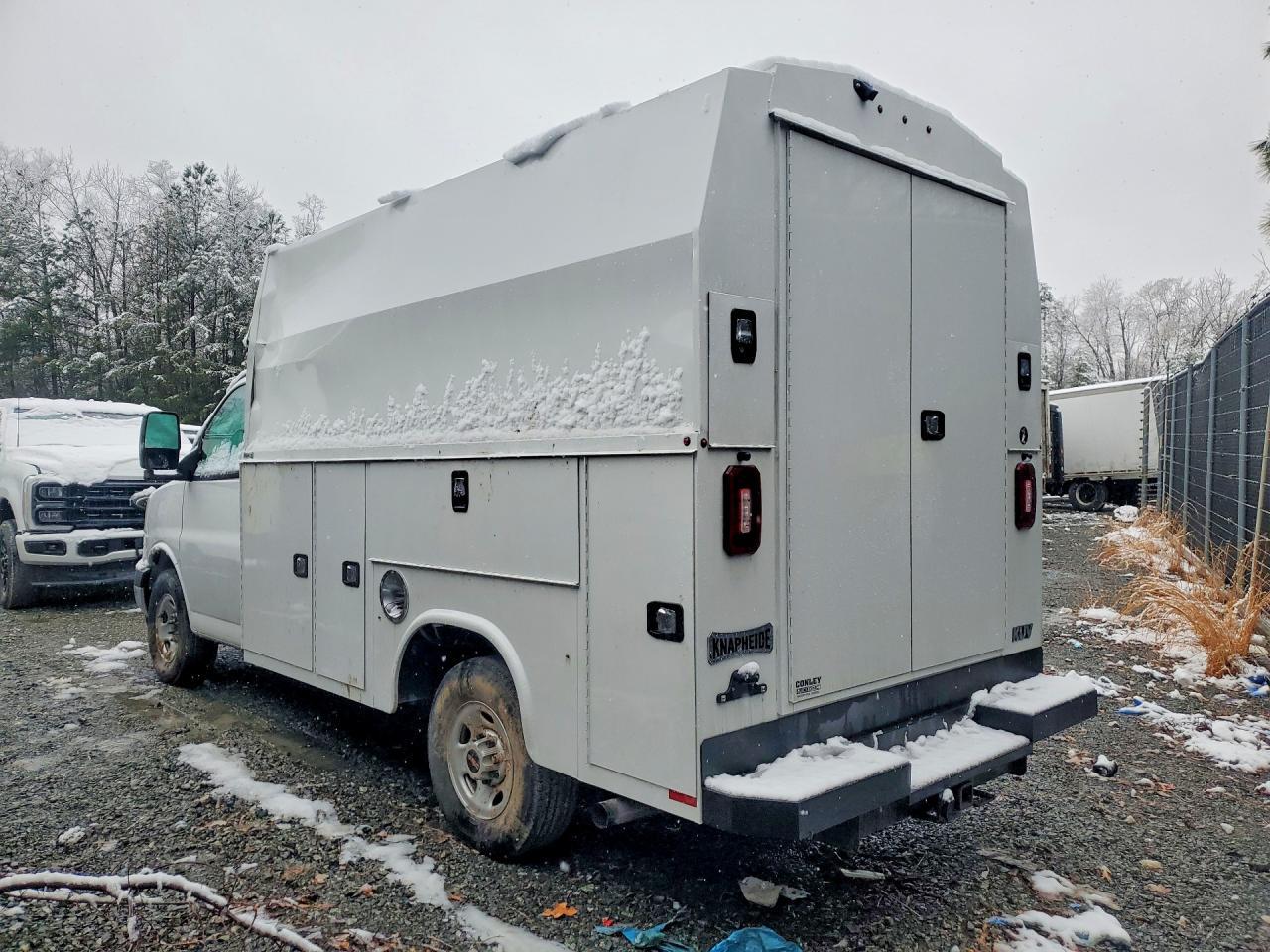 2024 GMC Savana Utility / Service Truck - Image 2