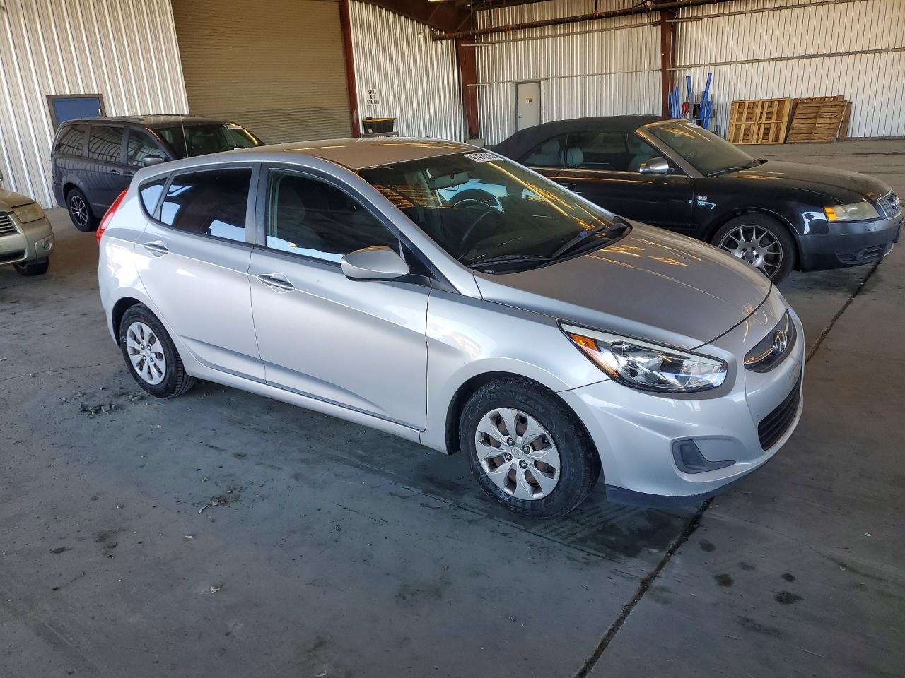 2017 Hyundai Accent Se - Image 4