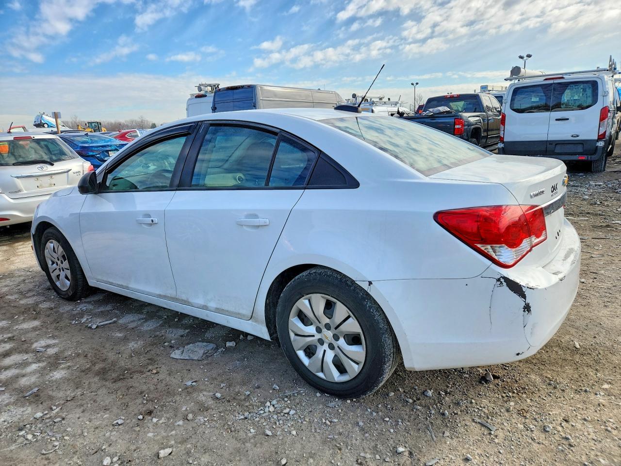 2016 Chevrolet Cruze Limited Ls - Фото 2
